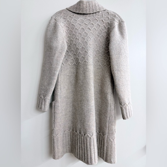 Handmade Beige Knit Women Coat - Picture 3 of 3